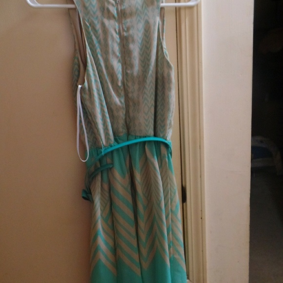 Dress with belt, worn only once. - Picture 2 of 2